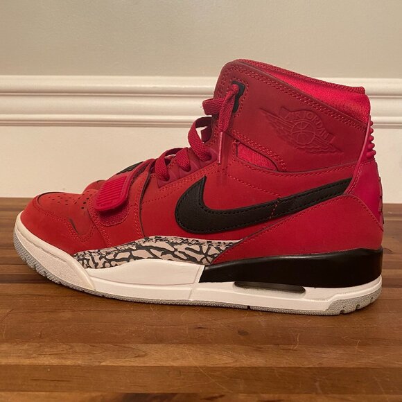 Nike Air Jordan Legacy 312 Toro Red Men's Size 10 Basketball Sneakers - Picture 1 of 14